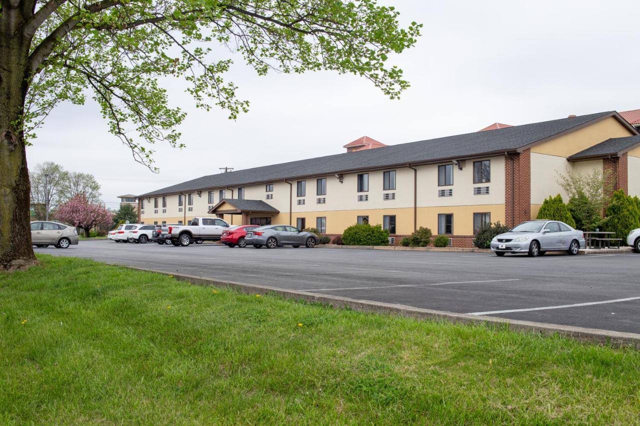 Eastbrook Inn Ронкс Екстериор снимка