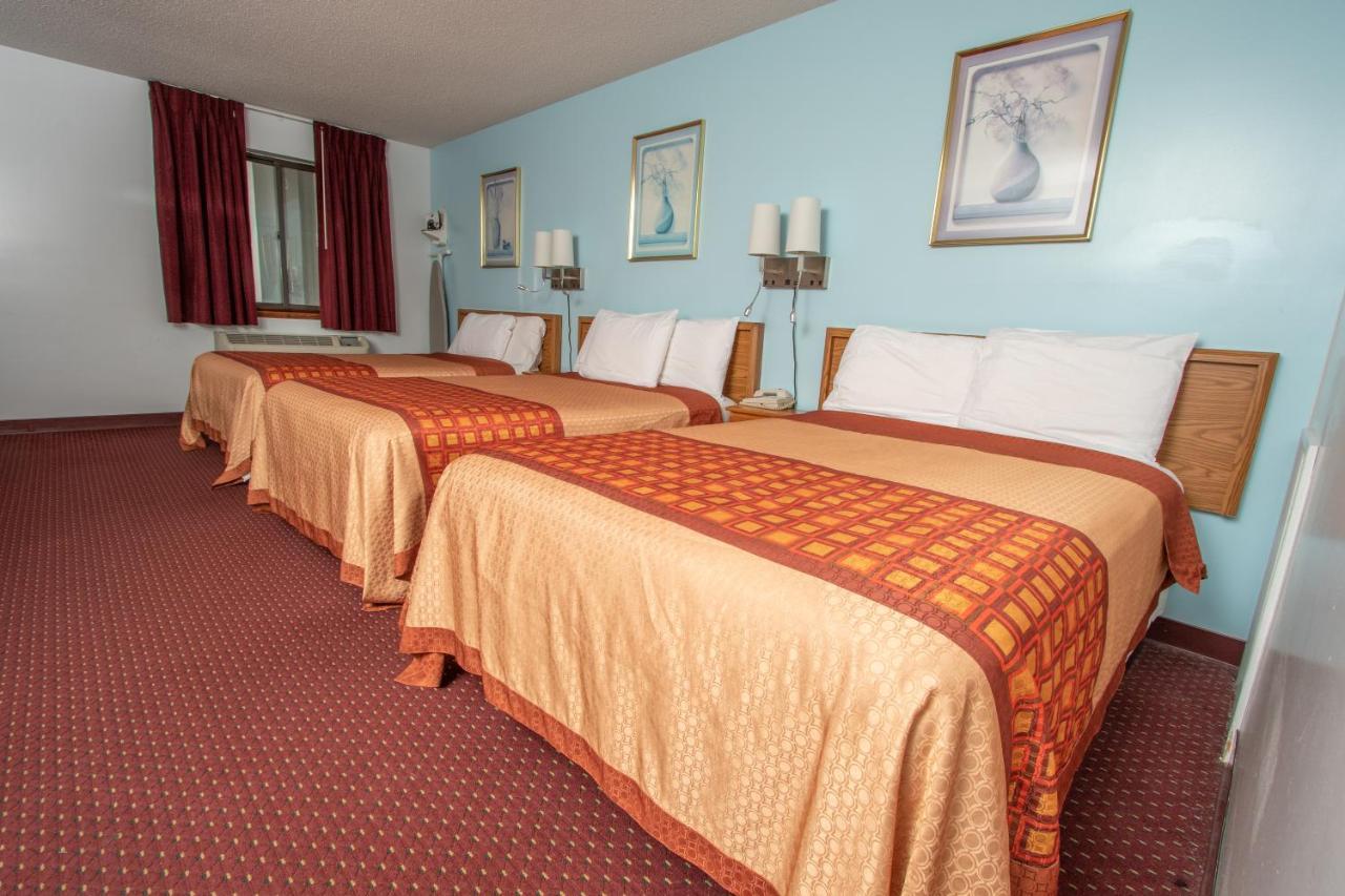 Eastbrook Inn Ронкс Екстериор снимка