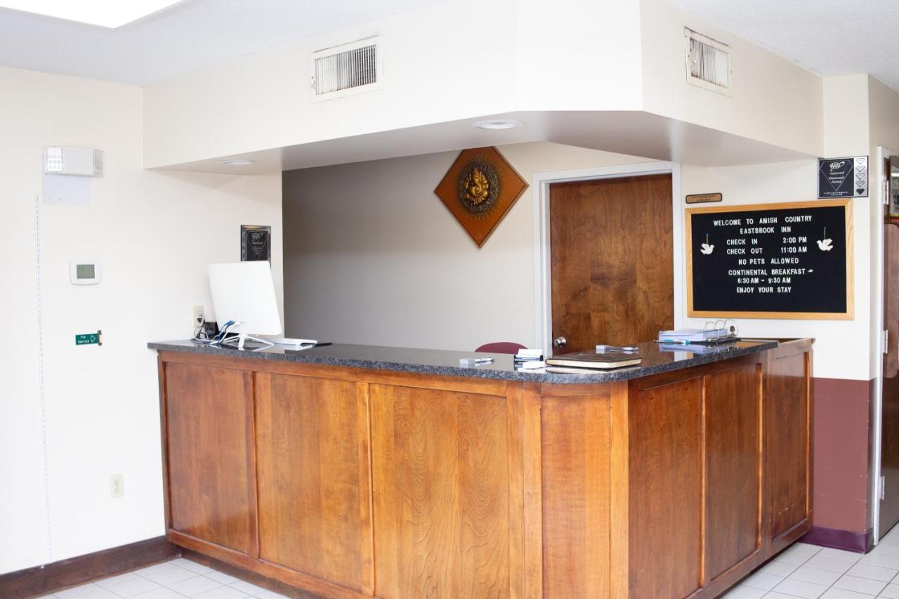 Eastbrook Inn Ронкс Екстериор снимка