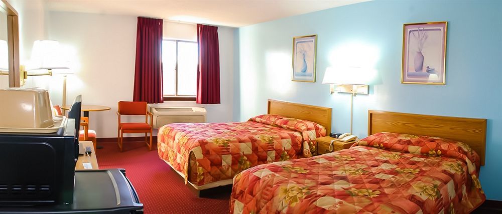 Eastbrook Inn Ронкс Екстериор снимка